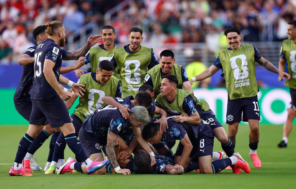 Paraguay venció a Turquía con 10 jugadores y se jugará la clasificación a octavos ante Australia