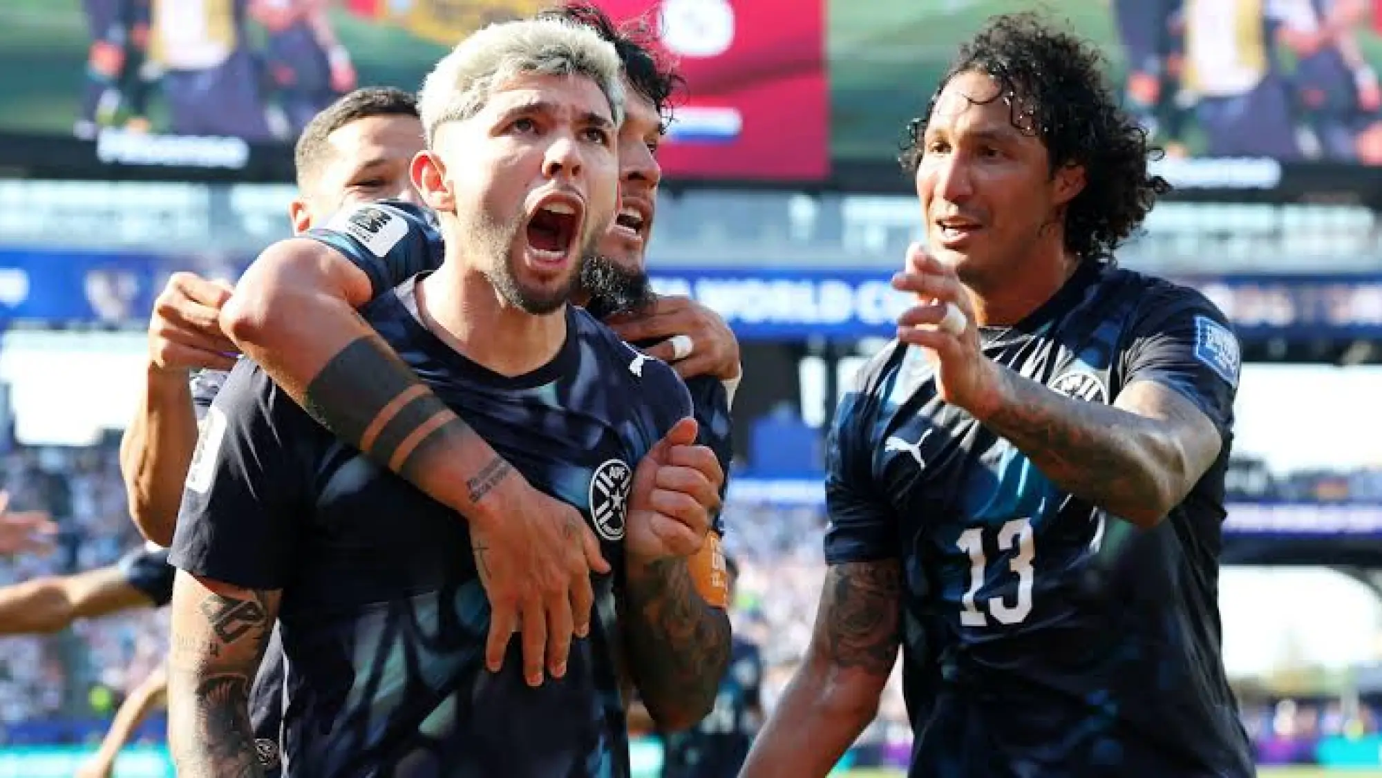 Julio Enciso hizo historia: marcó el primer gol de Paraguay en una fase eliminatoria de un Mundial