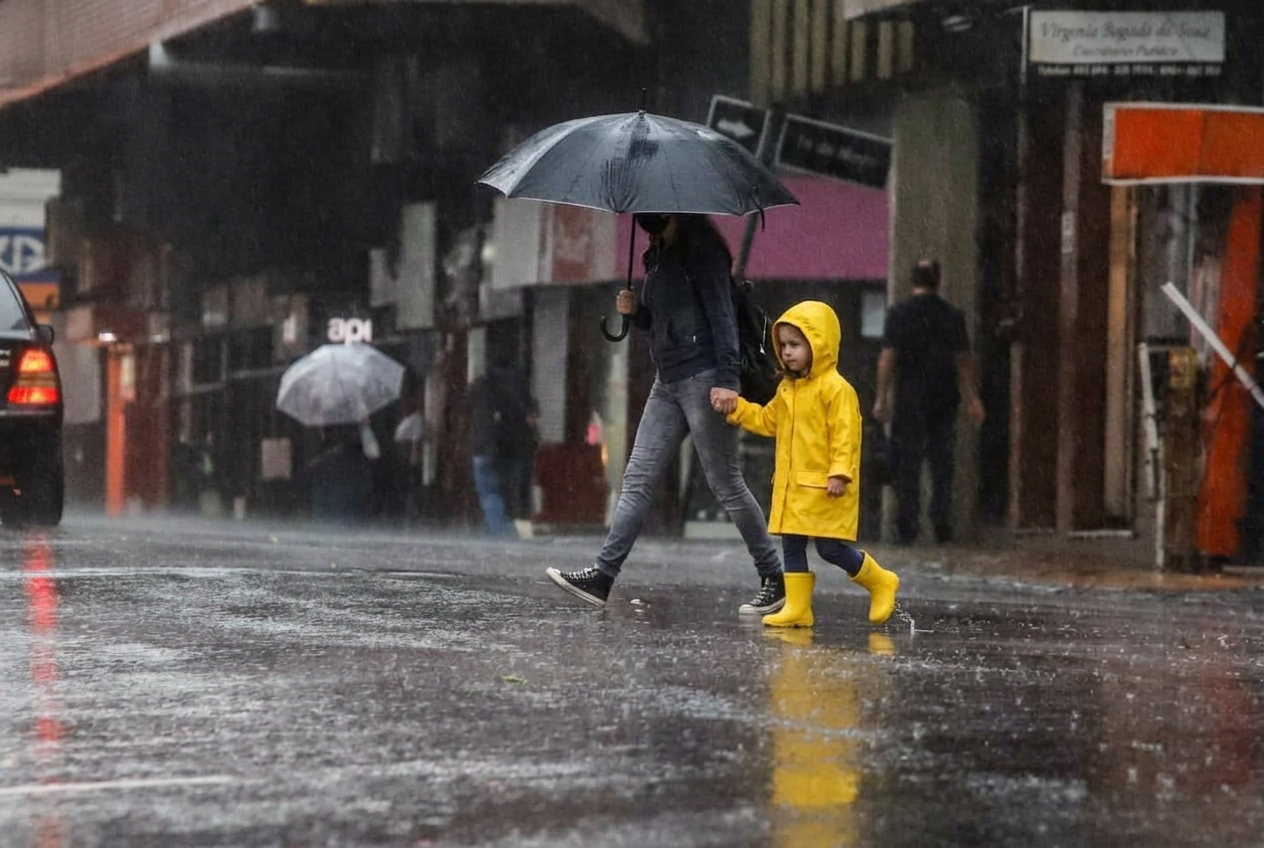 Después del fuerte temporal, Paraguay se prepara para otra semana con lluvias y tormentas