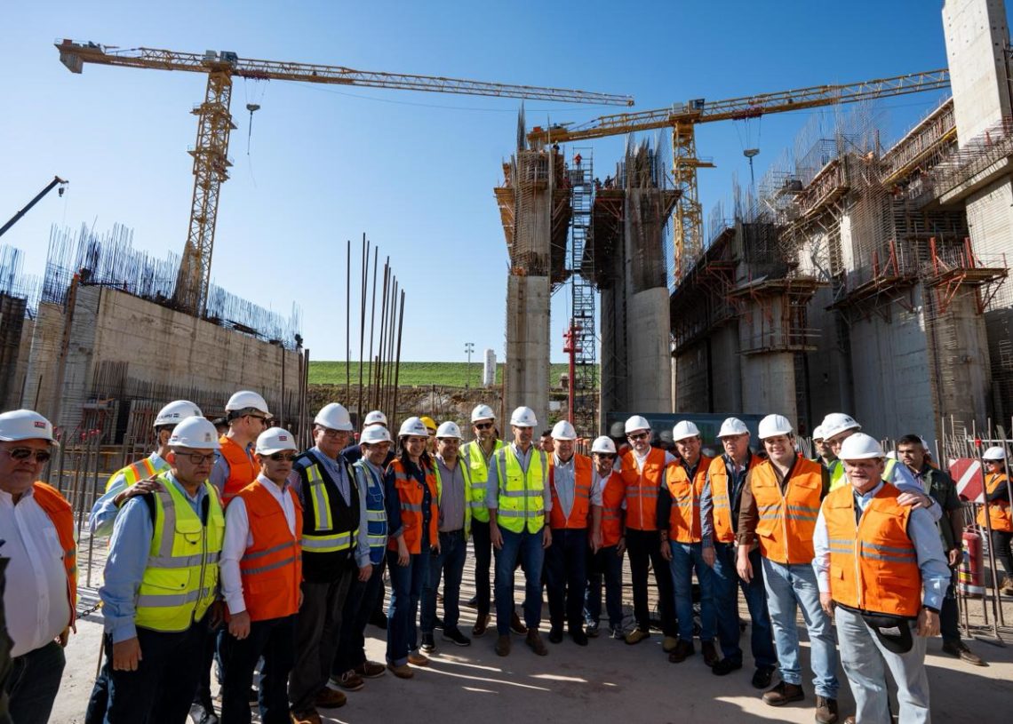 Peña recorrió las obras de Aña Cuá, que comenzaría a generar energía en 2028