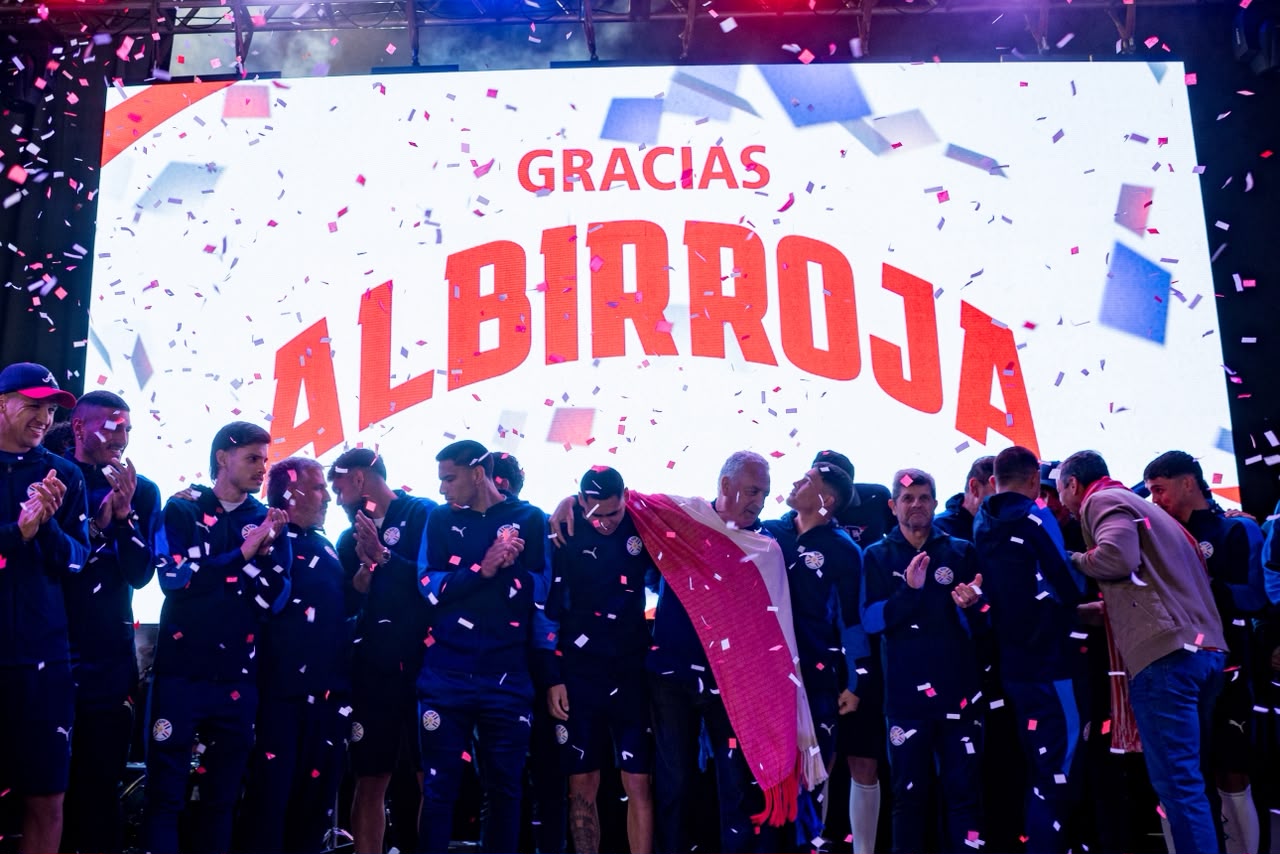 La Albirroja regresó a Paraguay tras su histórica campaña en el Mundial 2026