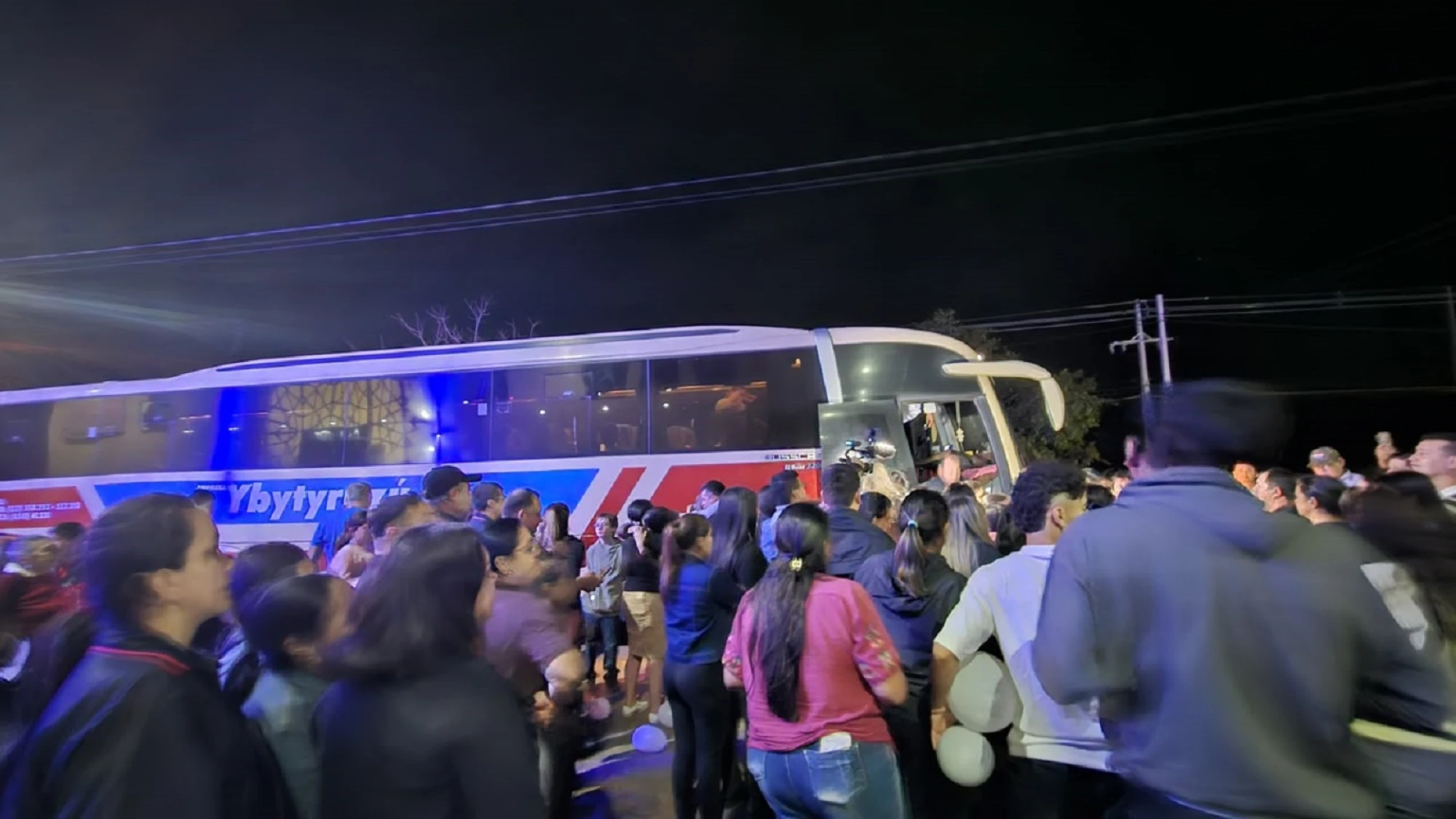 Entre lágrimas y abrazos, sobrevivientes de la tragedia en Brasil regresaron a Independencia