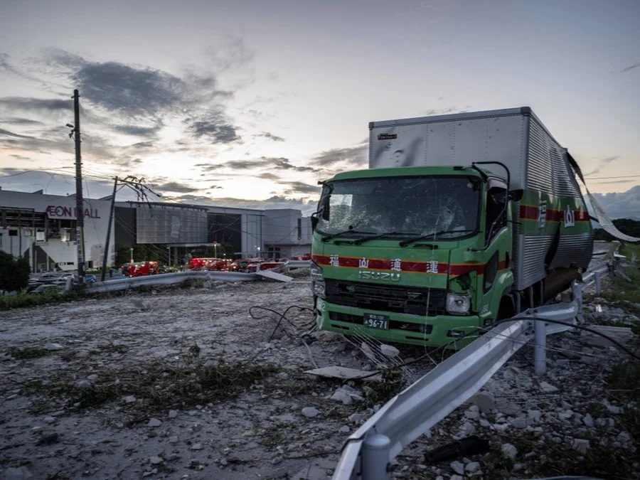 Ya son 13 los muertos por el terremoto en Japón y continúan las búsquedas en un shopping derrumbado