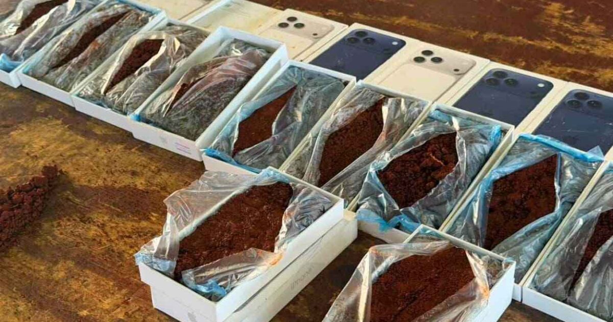 Una van paraguaya fue retenida en Foz de Iguazú con 19 cajas de celulares rellenas con barro