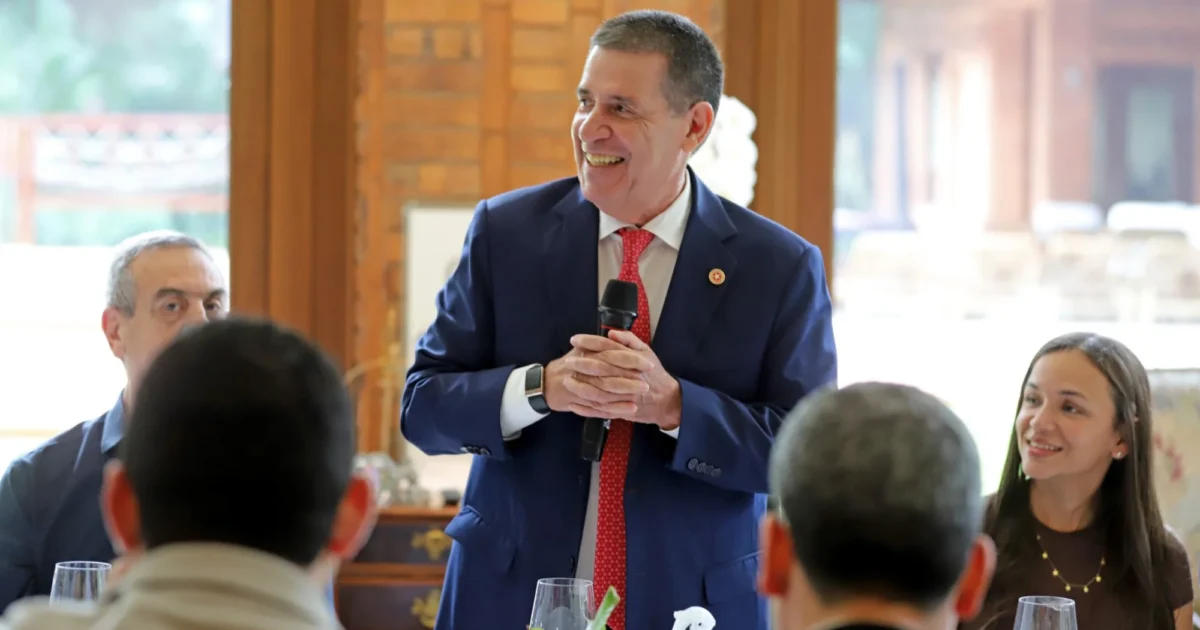 Horacio Cartes confirmó que buscará la reelección como presidente de la ANR
