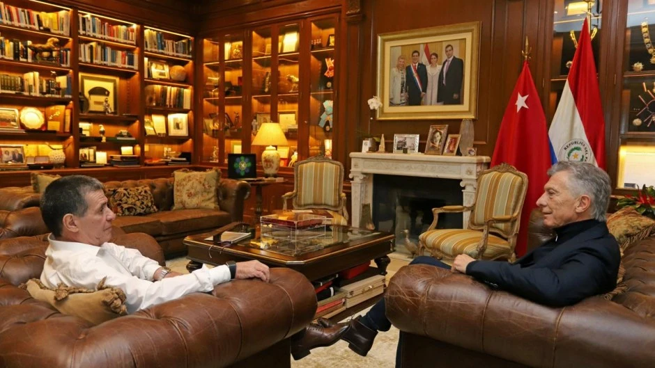 El expresidente Horacio Cartes recibió en su casa a su par argentino Mauricio Macri