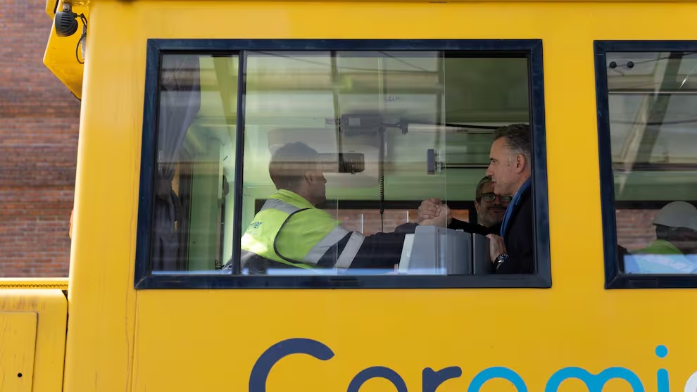 El presidente de Uruguay esta interesado en extender el ferrocarril hacia Paraguay y Argentina