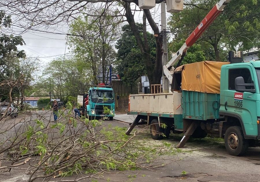 Municipalidad de Cambyretã coordina con la ANDE la reposición del servicio eléctrico
