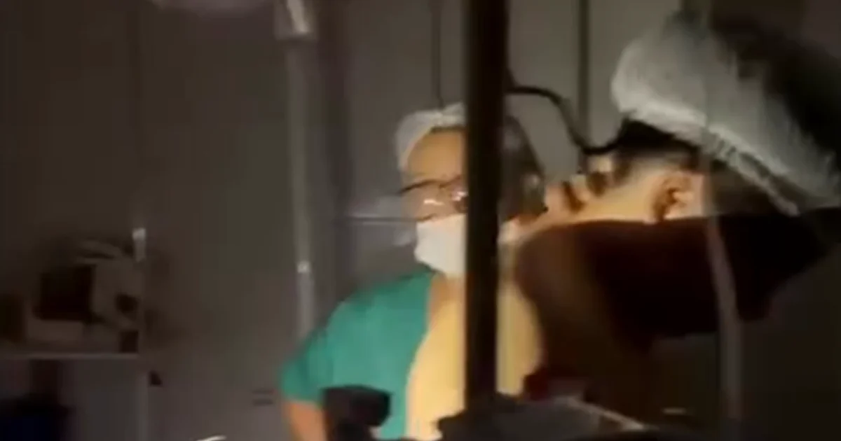 Se cortó la luz en el Hospital Regional de Ciudad del Este y médicos usaron las linternas de sus teléfonos celulares