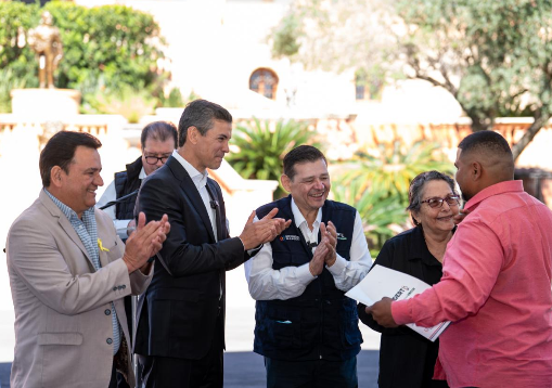 Peña encabezó la entrega de 1.000 títulos de propiedad a familias campesinas