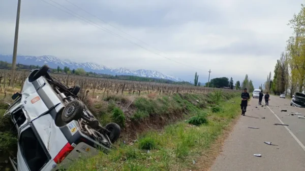 Seis turistas brasileños fueron hospitalizados tras un fuerte choque durante un viaje en Mendoza