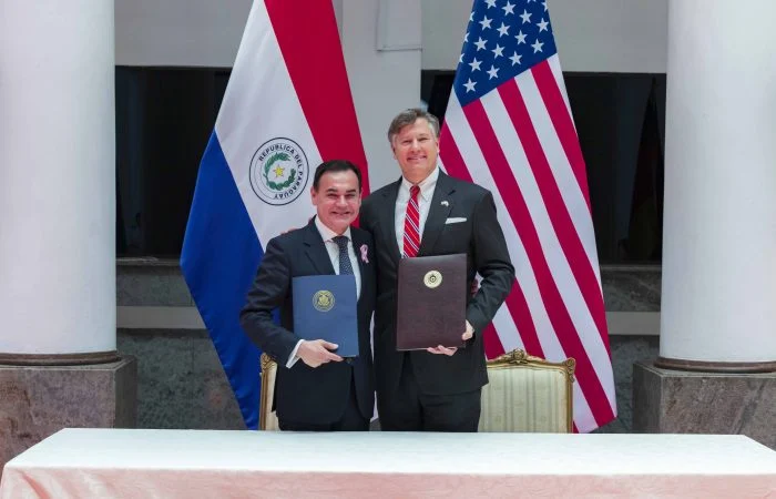 Paraguay y Estados Unidos firman acuerdos de cooperación en seguridad aérea y fronteriza