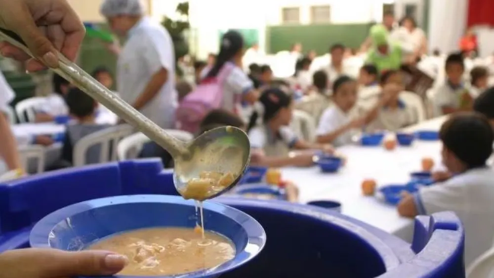 Senadores plantean modificar Hambre Cero y entregar transferencias directas a madres