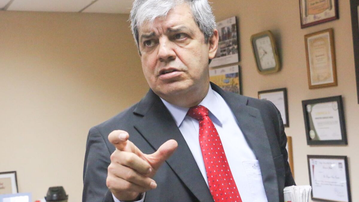 Riera plantea uso obligatorio de tobilleras electrónicas ante denuncias de violencia familiar
