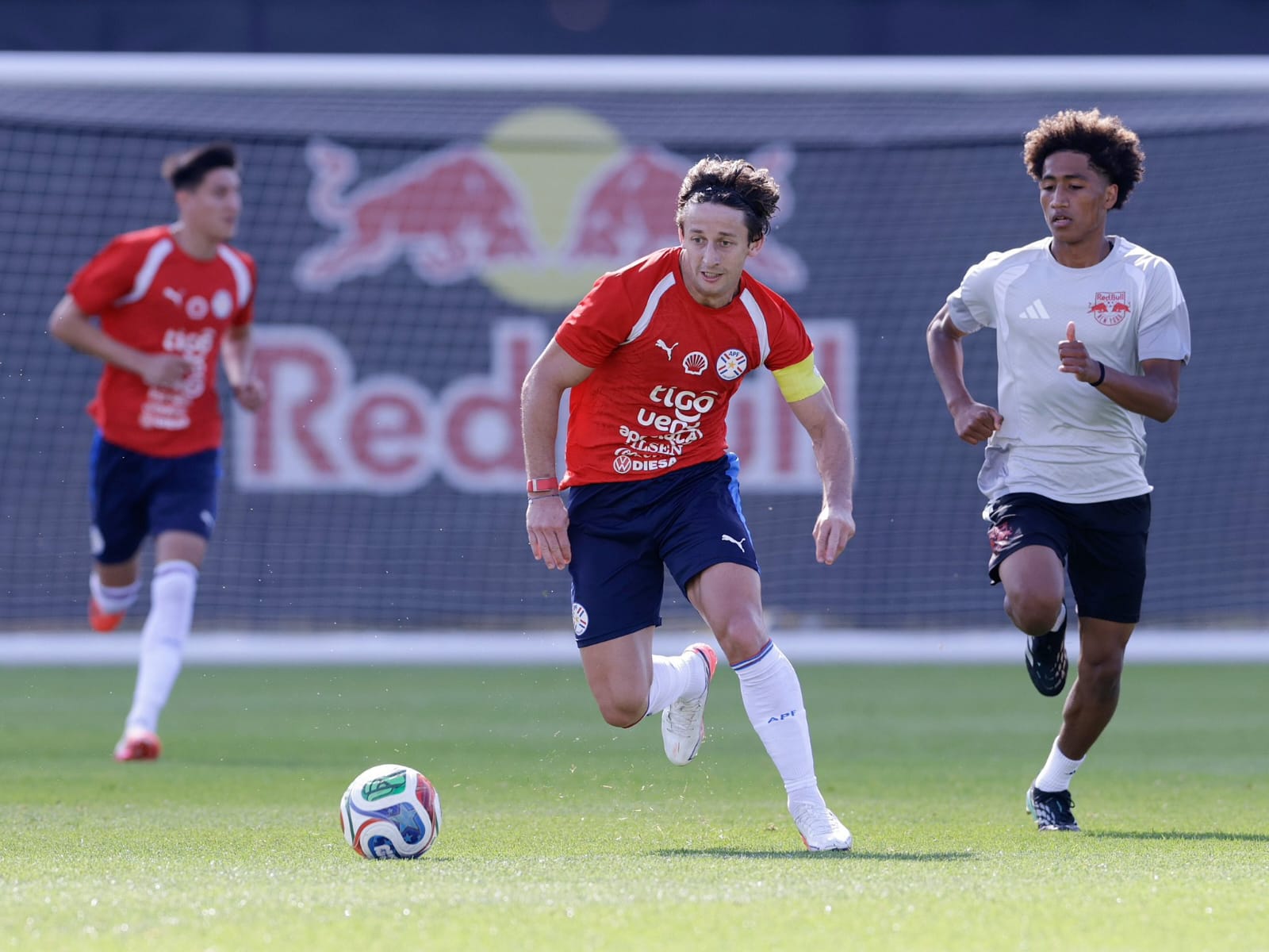 Paraguay goleó 8-1 al New York Red Bull en el cierre de su gira por Estados Unidos